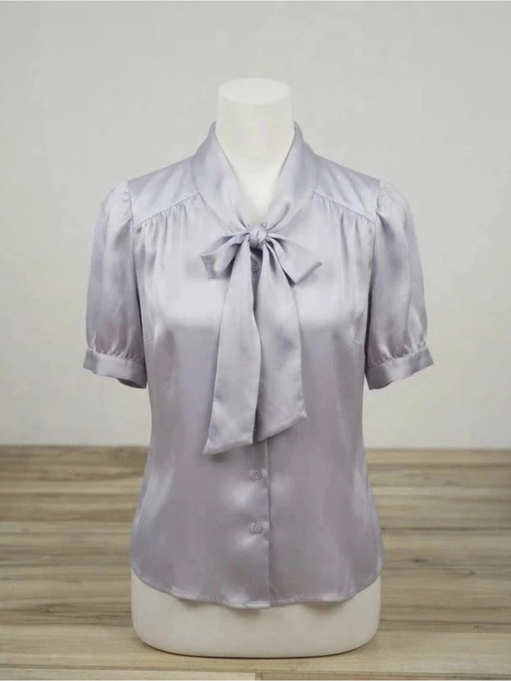 Anne Klein Lavender Tie-Neck Short Sleeve Blouse